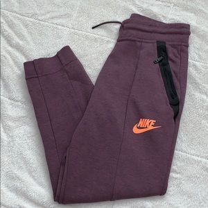 NIKE Cropped Sweatpants